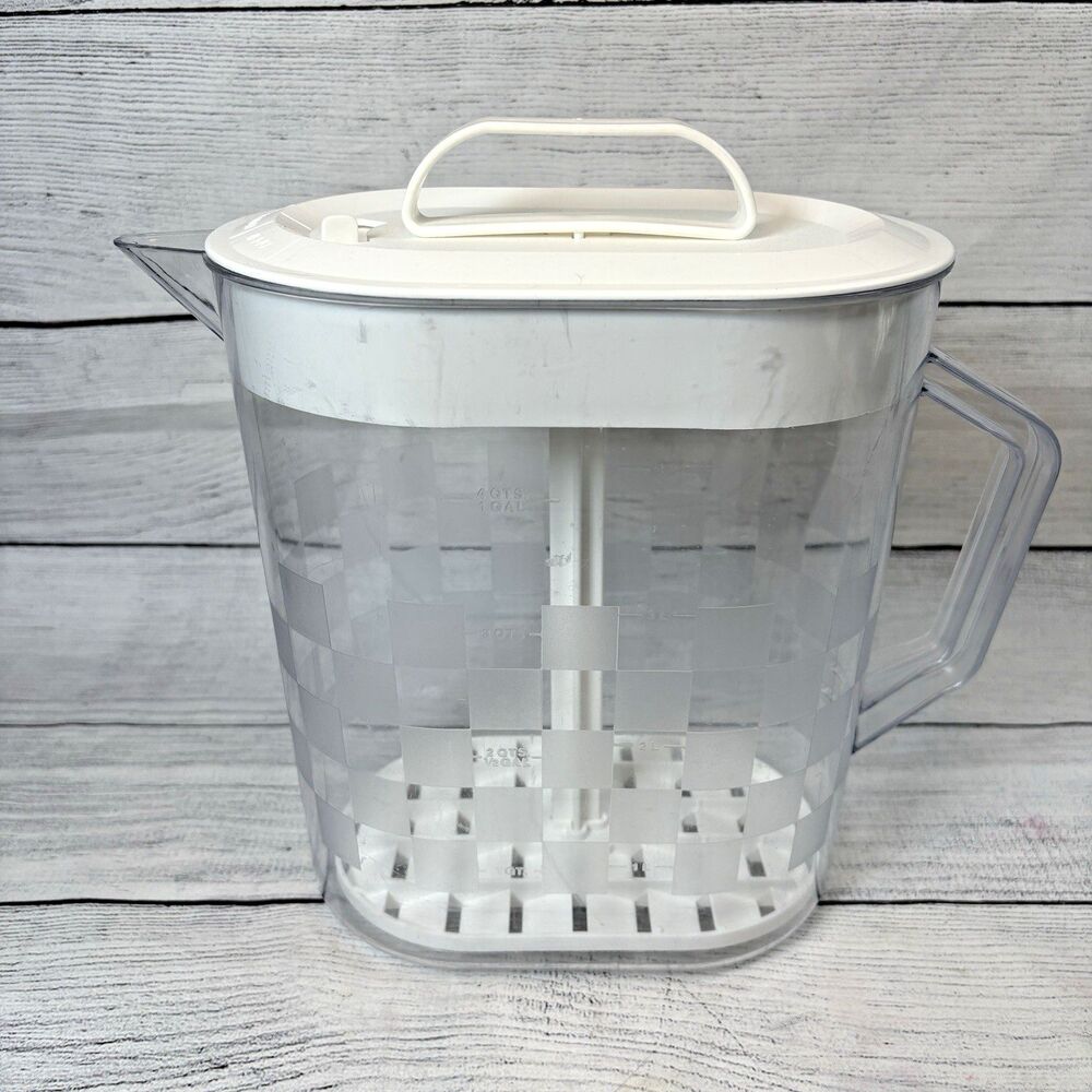 Pampered Chef Quick Stir Pitcher #2275 Family Size 1-Gallon Checkerboard USA